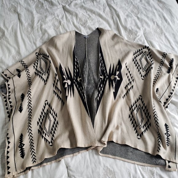 Charlotte Russe Sweaters - Charlotte Russe Poncho/Cardigan